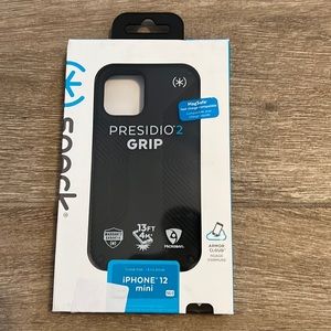 Speck Presidio2 iPhone 12 mini case